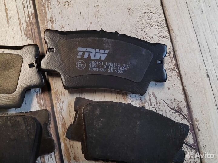Колодки тормозные на Camry Rav4 Aurion Avalon