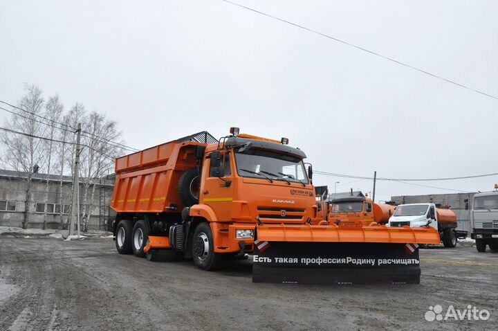 Дорожная уборочная машина Камаз-43253