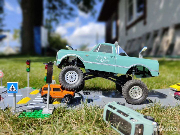 Радиоуправляемый Axial SCX24 1:24