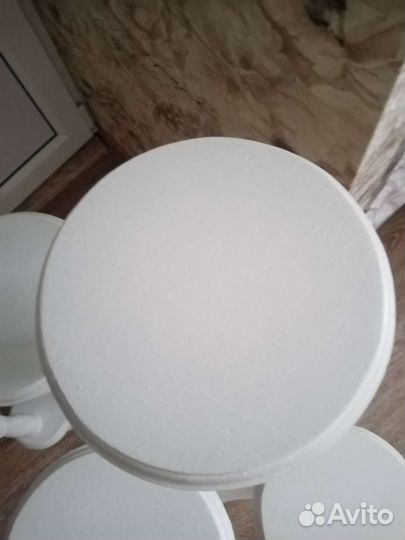 Новые. Натуральное дерево. Подставка для цветов