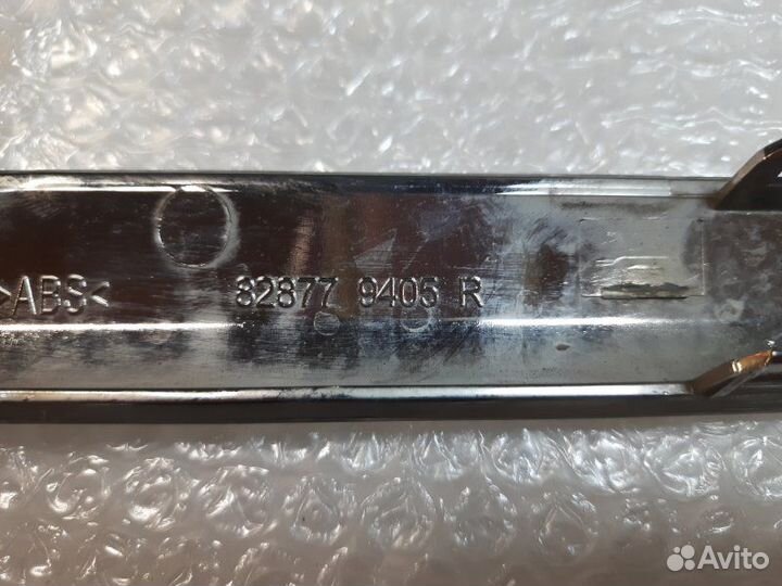 Молдинг двери задний левый Renault Captur 2013+