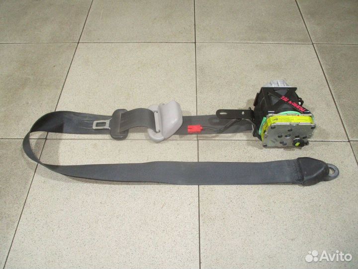 Ремень безопасности Mitsubishi Pajero 4