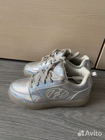 Кроссовки на роликах Heelys