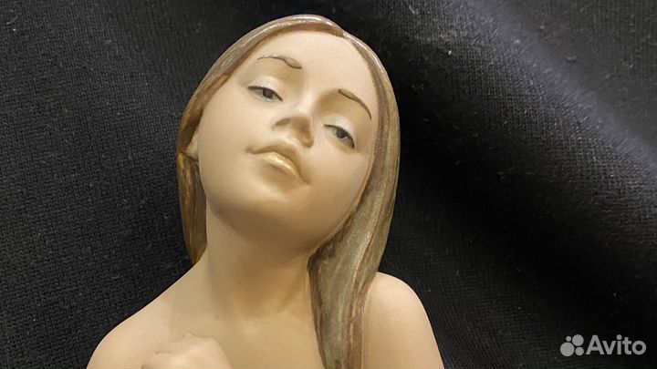 Коллекционная Статуэтка Девушка lladro