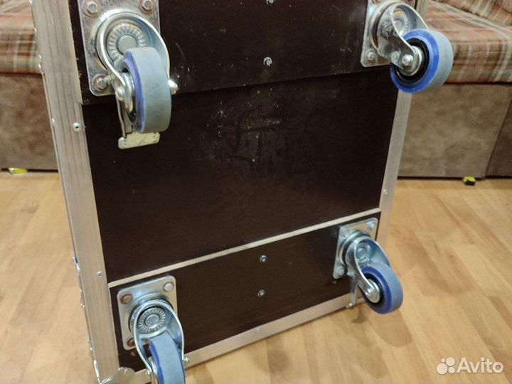 Туровый кофр для басового кабинета