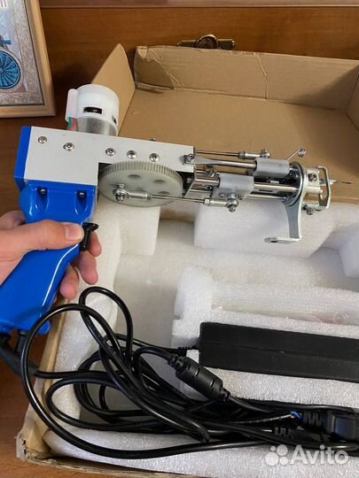 Тафтинговый пистолет для создания ковров