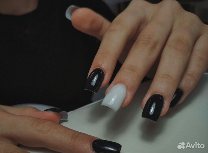 Нужна модель на маникюр