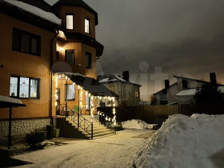 Коттедж 300 м² на участке 6 сот.