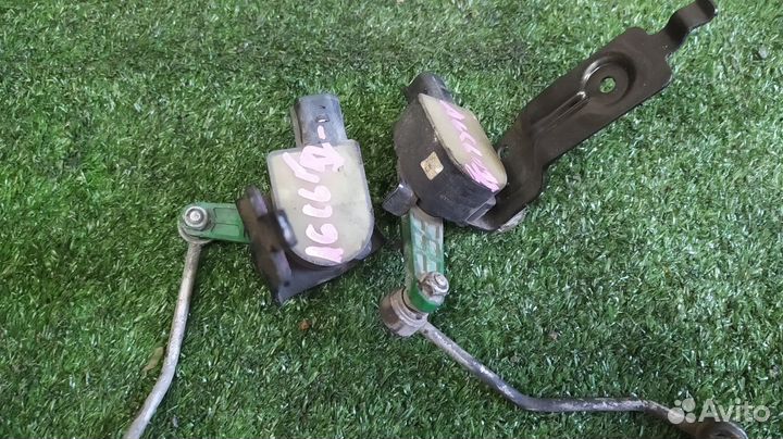 Датчики высоты дорожного просвета пара передние