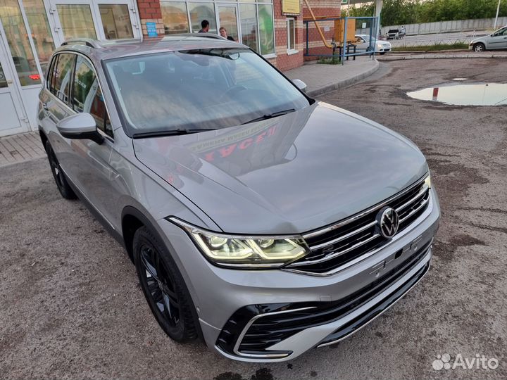 Volkswagen Tiguan 2.0 AMT, 2021, битый, 27 000 км