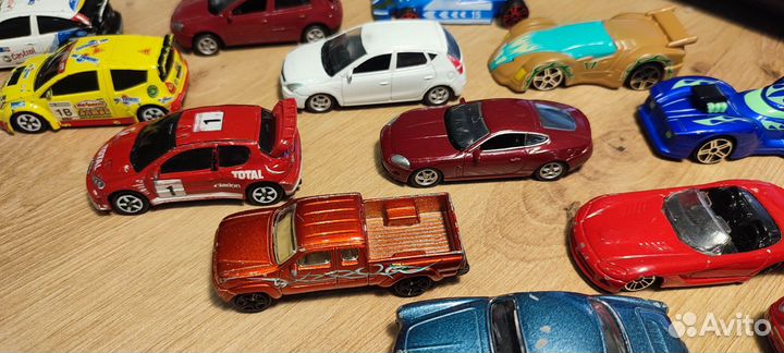 Машинка Majorette Maisto Welly