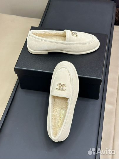 Лоферы chanel кремовые с мехом