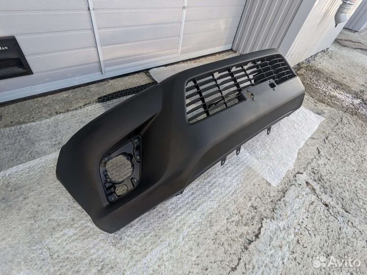 Бампер передний toyota hilux revo 2015 - 2020