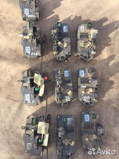 Замок двери на Опель Вектра Б