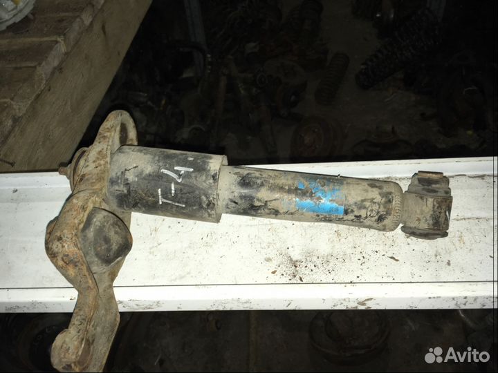 Амортизатор задний Volkswagen Transporter T4