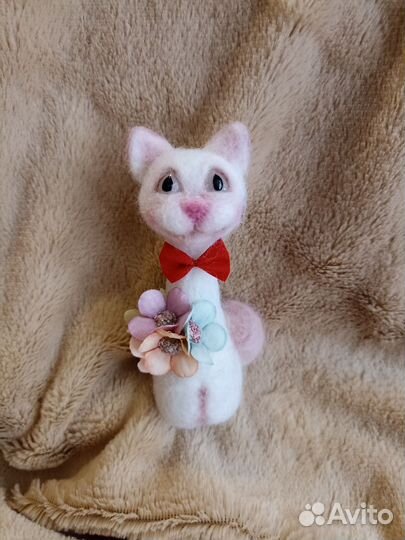 Кот игрушка