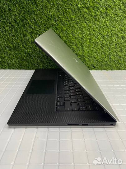 Ноутбук Dell xps i7-8 GTX 1050ti 16Gb 512SSD