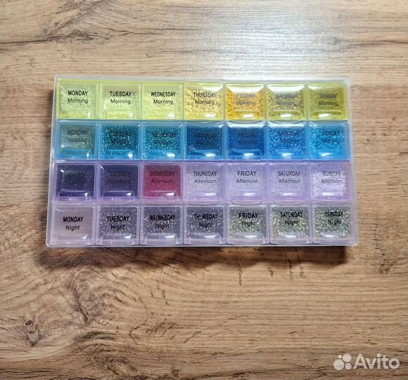 Ассорти бисера + контейнер