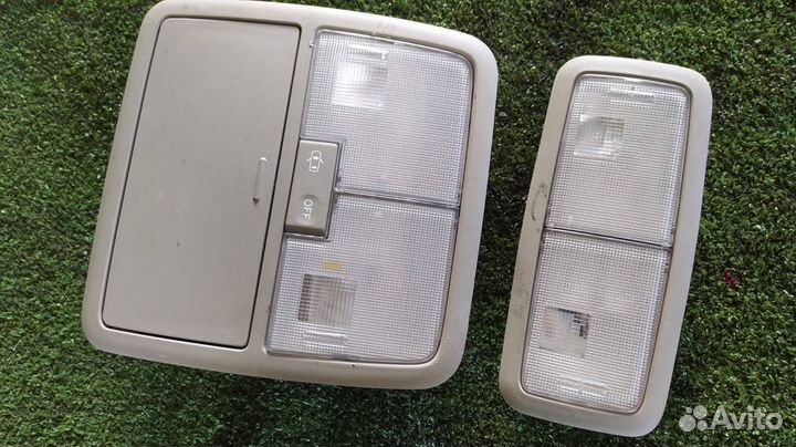 Плафон комплектом Toyota Avensis 272 3zrfae 2012