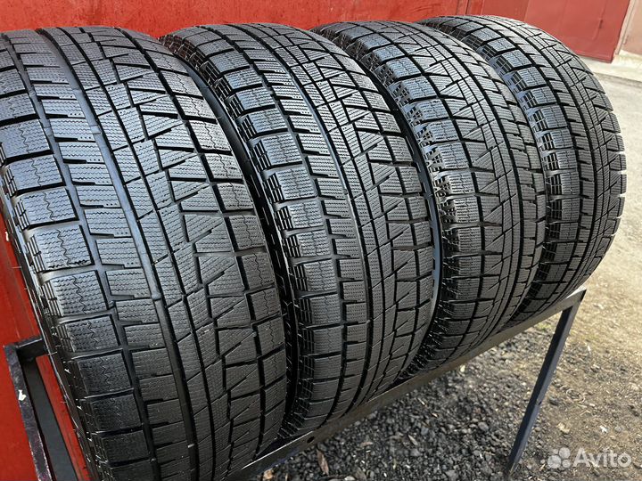 Bridgestone Blizzak Revo GZ 225/55 R17 97S