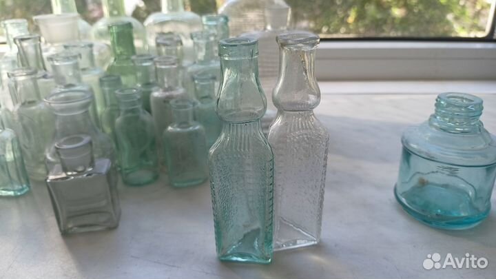 Коллекция старинных склянок