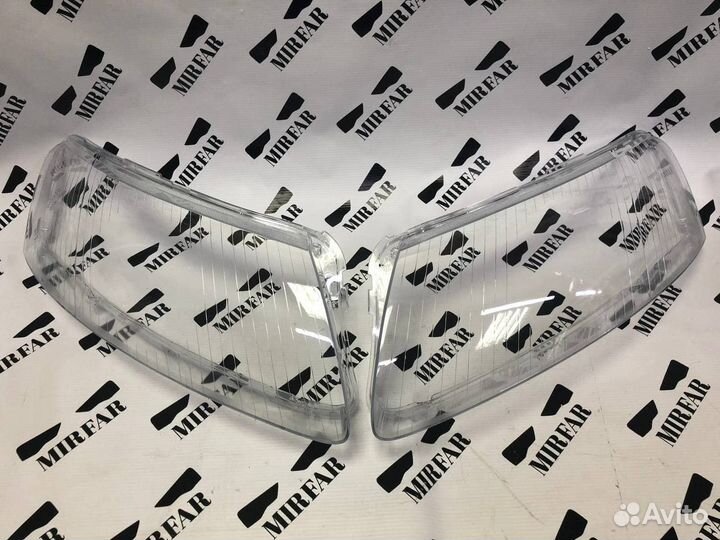 Левое стекло фары Audi A6 C6 2004-2011