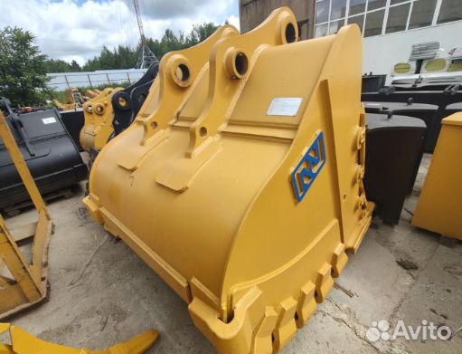 Скальный усиленный ковш 2.8м3 на Komatsu PC 400