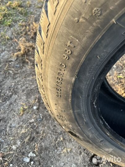 Kumho 792 215/65 R16 19H