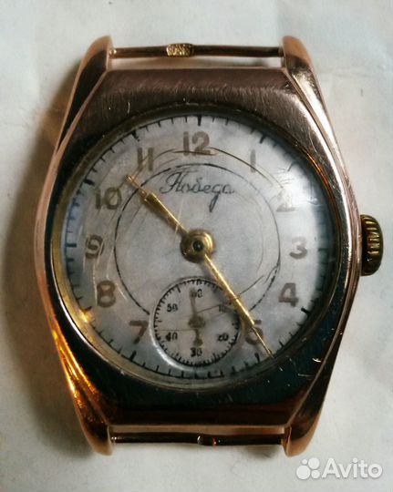 Наручные золотые часы 