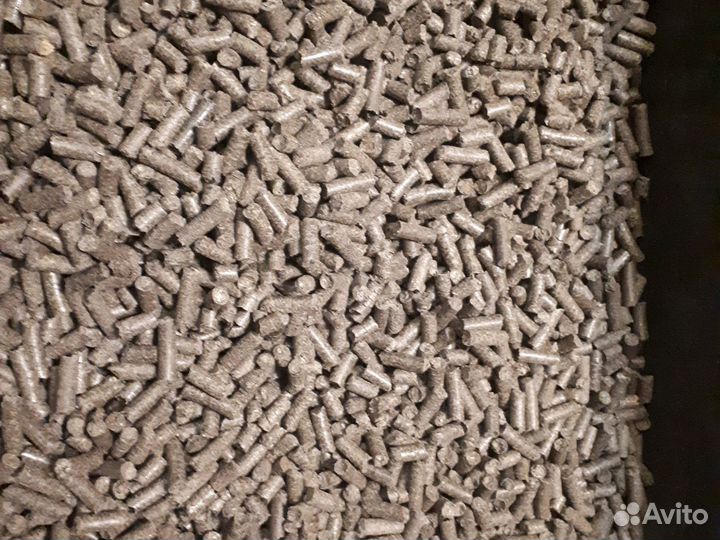 Гранулированный корм, комбикорм