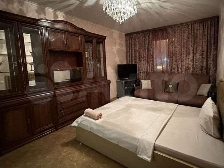 3-к. квартира, 70 м², 1/9 эт.
