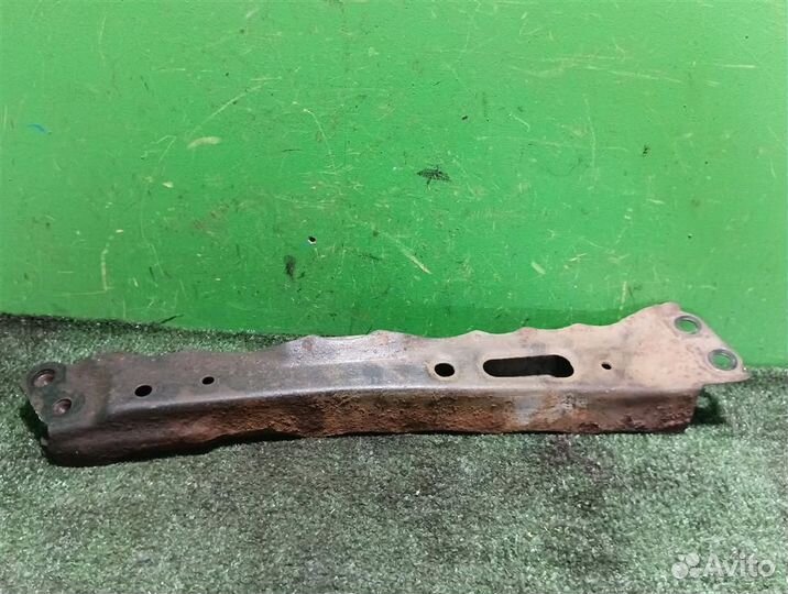 Кронштейн подрамника левый Toyota RAV4 A30 2006