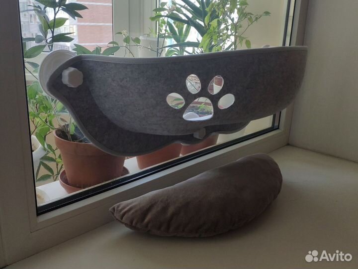 Оконная лежанка - гамак для кошек