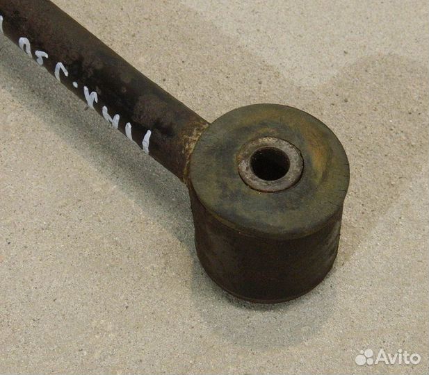 Тяга задняя правая продольная Nissan Maxima J30