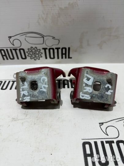 Петли двери передние правые Citroen C4 2011