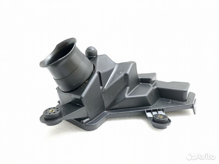 Корпус воздушного фильтра правый Bmw 7-Series E65