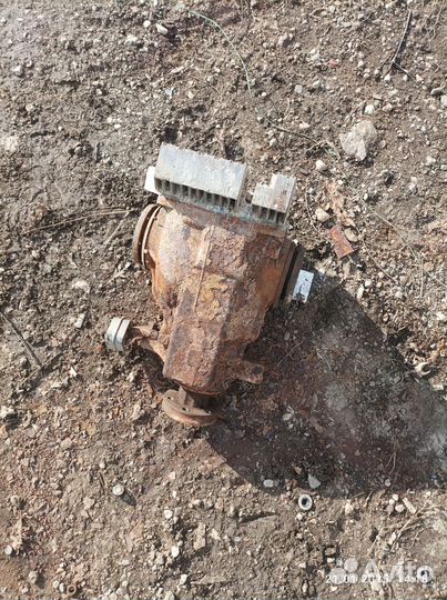 Редуктор задний Bmw 735I Е65 N62B36A 2004