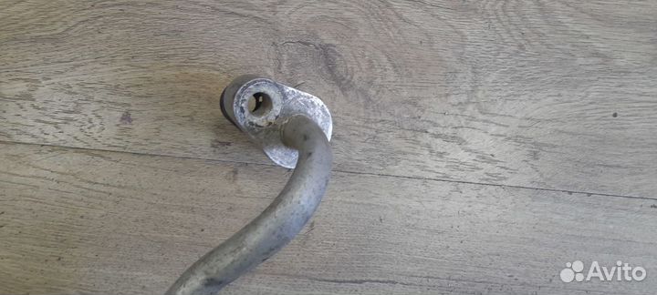 Трубка кондиционера Chrysler Voyager/Caravan 4