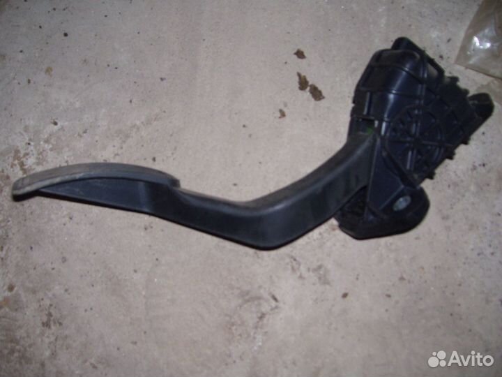 Мазда 6 GG педаль газа