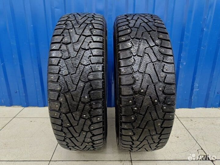 Pirelli Ice Zero 215/70 R16