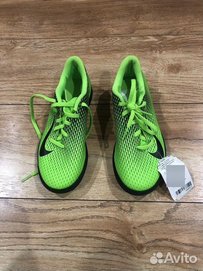 Бутсы сороконожки nike 35 размер новые