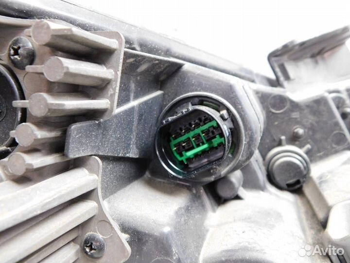 Фара левая Hyundai Elantra