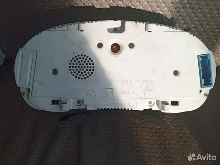 Щиток приборов seat arosa