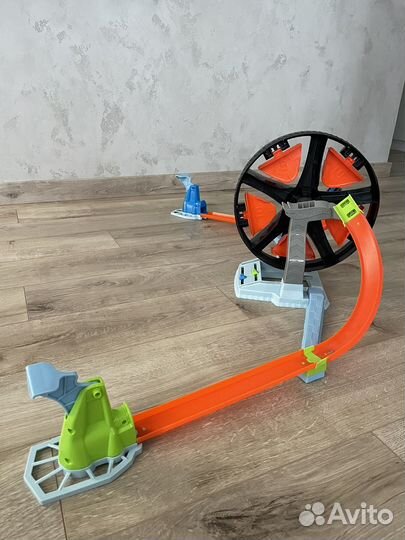 Набор игровой Hot Wheels Круговое противостояние