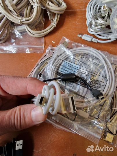 Кабель USB - mini USB