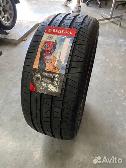 Bestall Victory AU918 235/45 R20 и 255/40 R20 98W