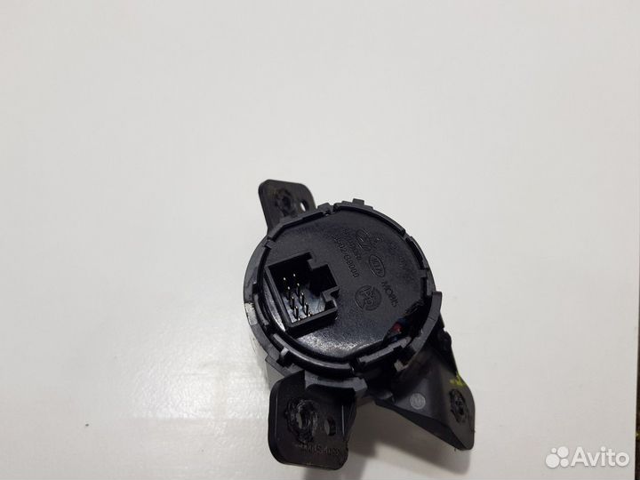 Кнопка запуска двигателя (Hyundai Santa Fe IV)