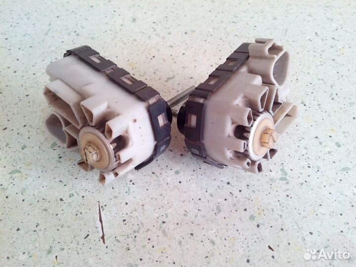 Моторчик-Корректор для фар Toyota Camry V40