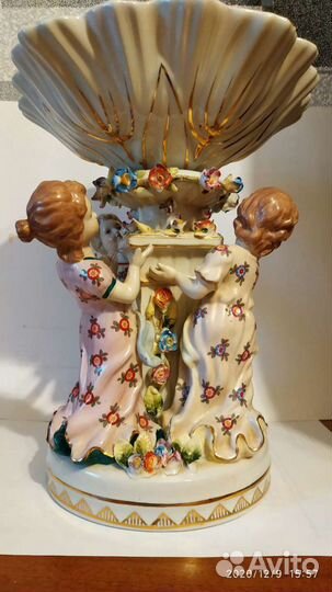 Антикварная статуэтка