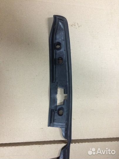 Уплотнит резинка в ручку богажника шкода а4